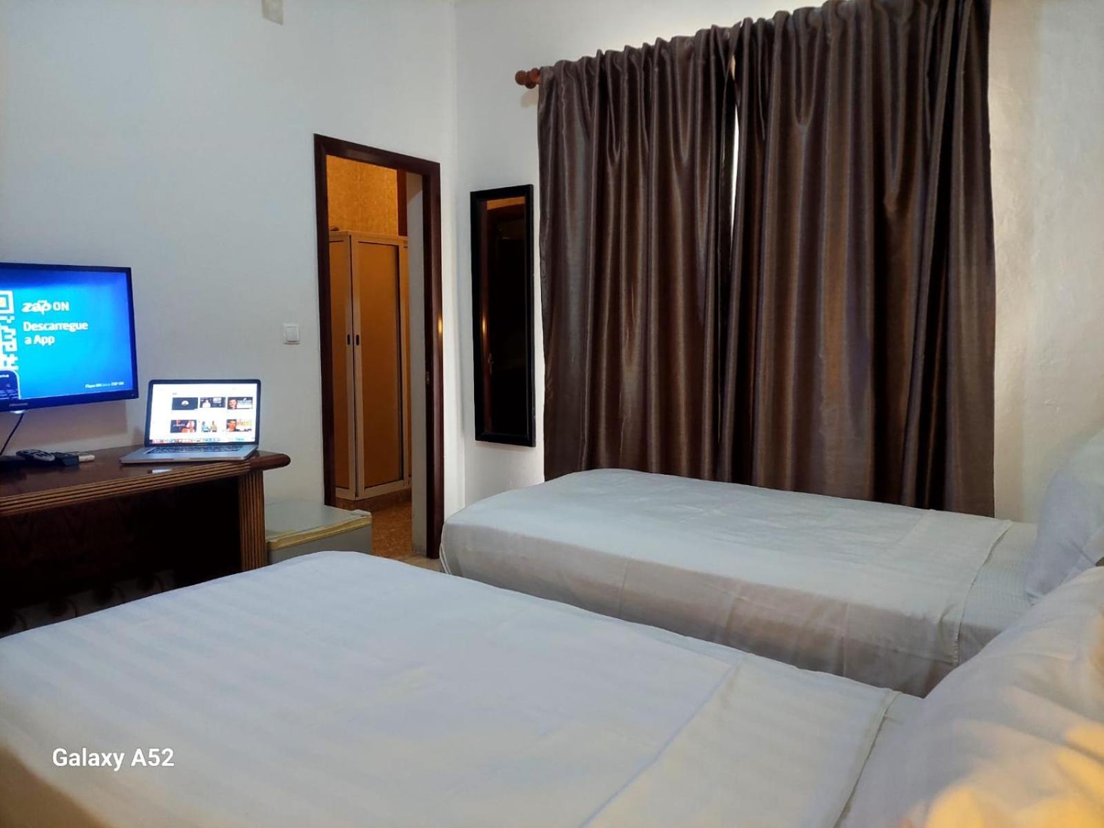 Hotel Residencial Ramire-Tour Benguela Esterno foto